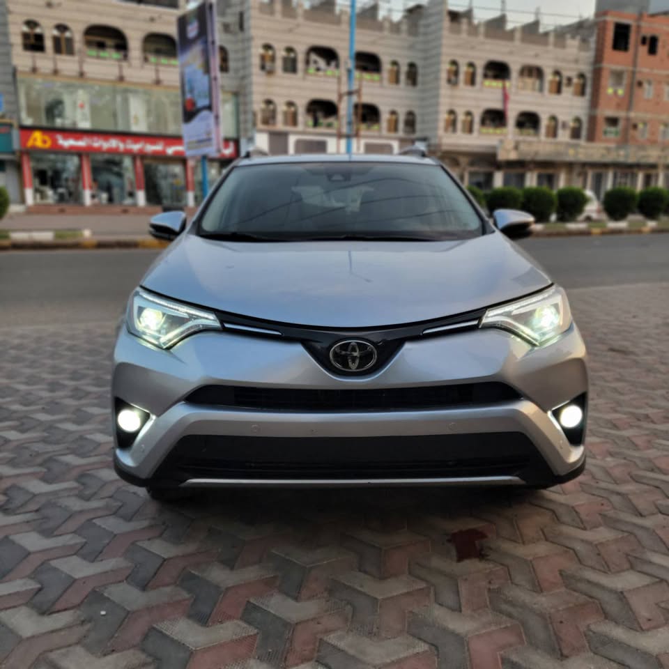 سيارة TOYOTA RAV4 LIMITED 2016 للبيع في عدن